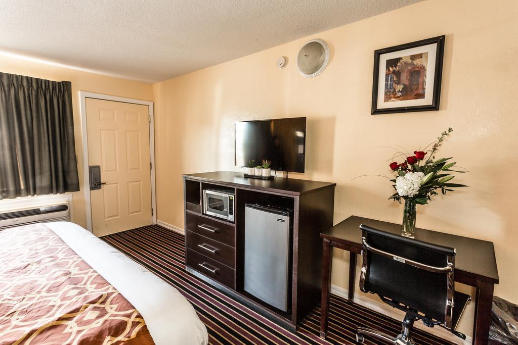 Budget Inn Of America Medford Extérieur photo